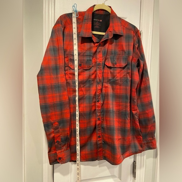 Swiss Tech Mens Size M Roll Tab Sleeve Red Gray Plaid Stretch Button Down Shirt - Picture 6 of 12